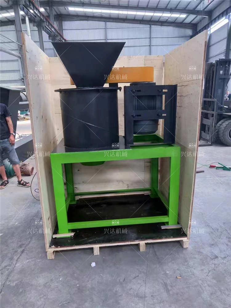 有机肥设备3米槽式翻堆机 60型立式半湿物料粉碎机 出口装箱