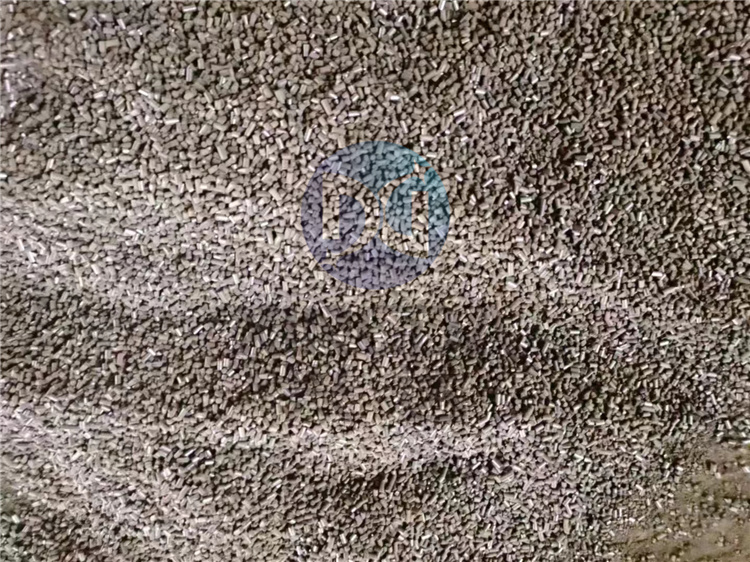 广东客户年产1万吨免烘干有机肥颗粒生产线 带料试机颗粒展示