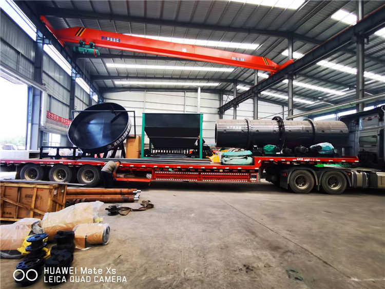 客户年产3万吨颗粒有机肥生产线最后一车发货现场