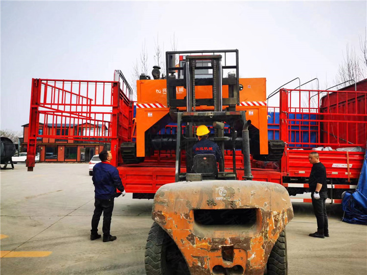 2米6履带翻抛机，室内外均可堆肥，无槽式发酵翻堆机