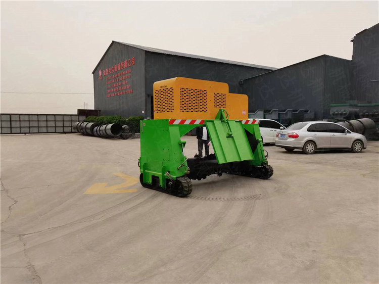 无人驾驶履带翻抛机，牛粪室内地面堆肥发酵腐熟有机肥设备