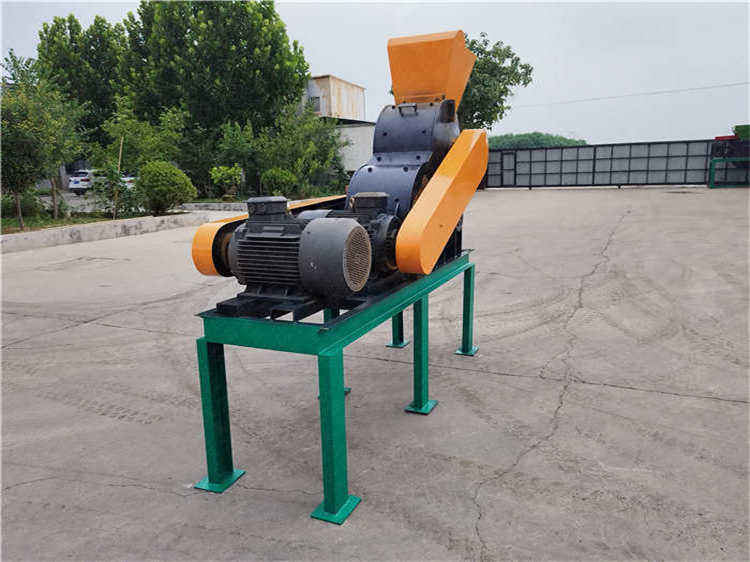 鸡粪双级粉碎机，适用于发酵酒糟，玉米芯渣，菌菇棒渣的打碎