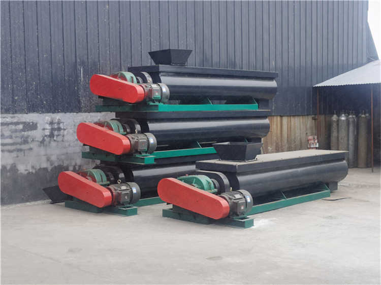 适用多种原料湿法制粒有机肥设备，肥料颗粒搅齿造粒机，有机肥球形机