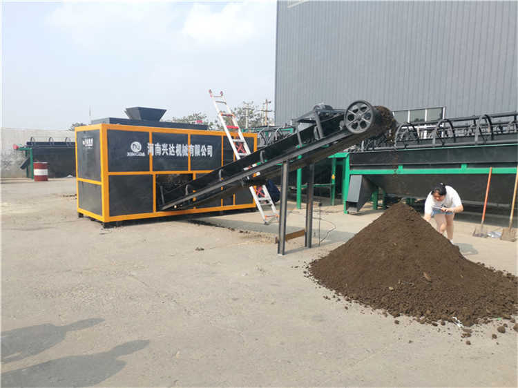 湿物料猪粪锯末加工处理设备卧式发酵罐，试机现场