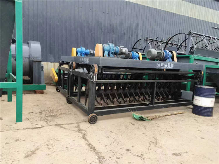 道轨式翻抛机，污泥垃圾有机肥槽式翻抛机，发酵处理设备