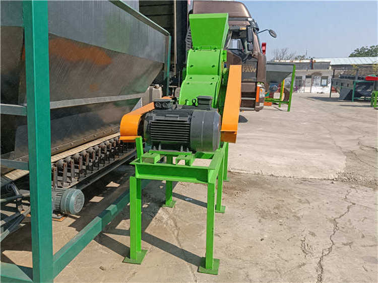 有机肥双级立式粉碎机，处理双孢菇，沼渣，中药渣，畜禽粪便破碎设备