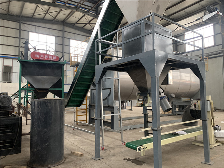 菌肥的制作过程，有机肥设备包装机的特点