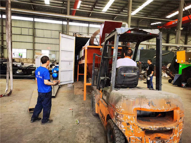 出口俄罗斯年产5万吨颗粒有机肥生产线第二车发货现场