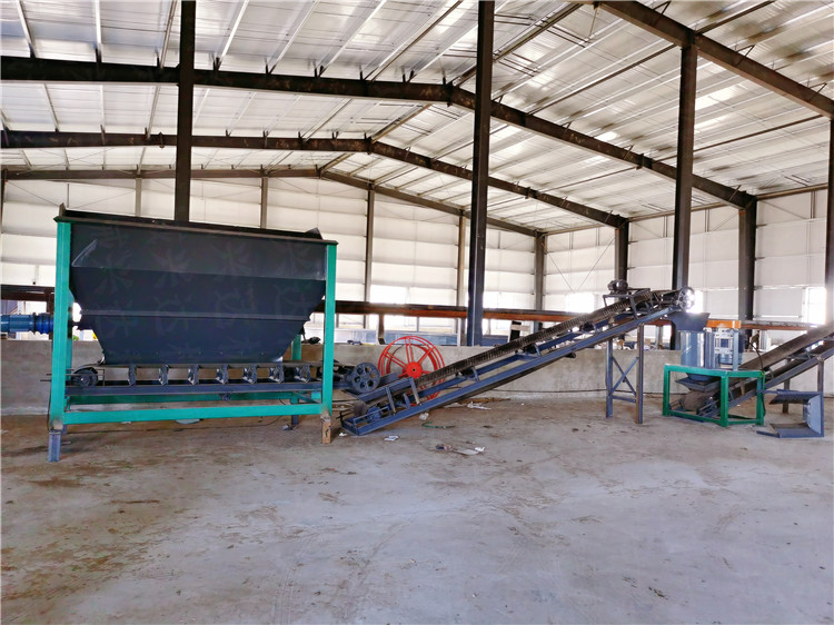 羊粪生产线肥料给料机，有机肥糠醛渣鸡粪铲车料仓设备