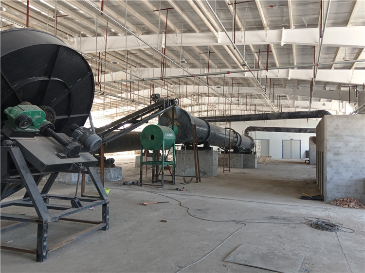 发酵牛粪矿粉圆盘造粒机，球形颗粒，大小可调控，有机肥生产线设备