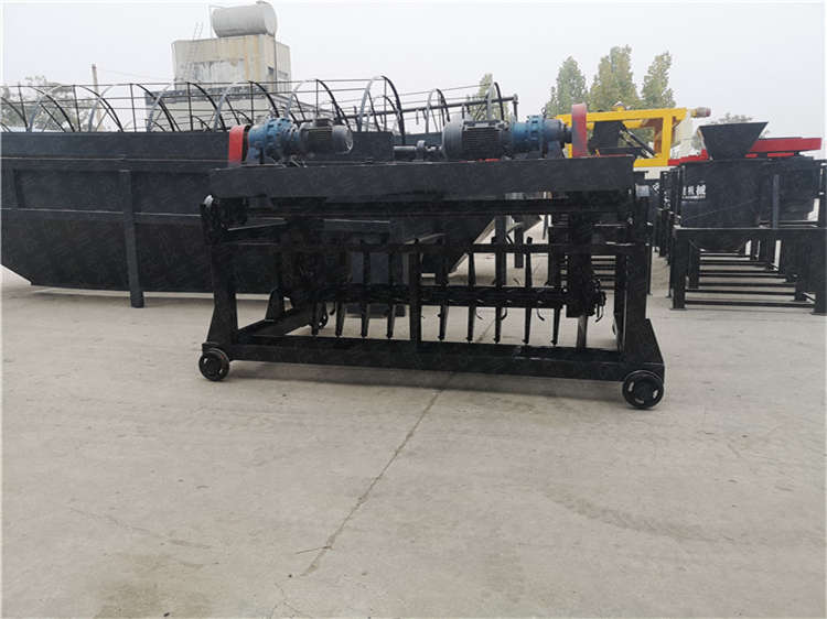 定制鸡猪牛羊粪便发酵翻堆设备 有机肥槽式翻抛机 粪污腐熟处理加工设备