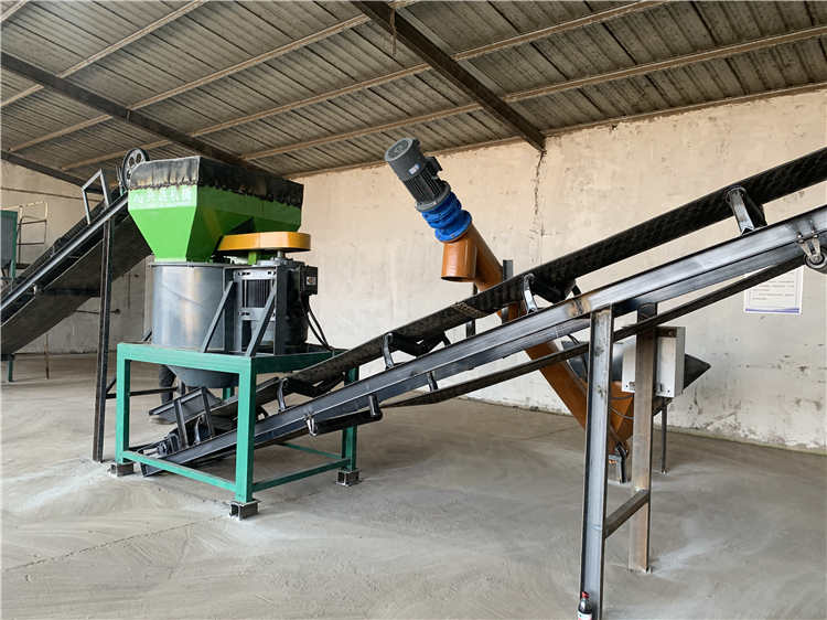 污泥基质土高湿物料打散机 沼渣有机肥设备生产线 立式粉碎机