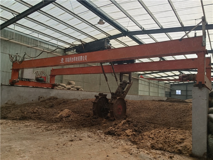 叶轮式大跨度5米轮盘翻抛机 处理大量粪污羊粪无死角堆肥 腐熟肥料有机肥设备