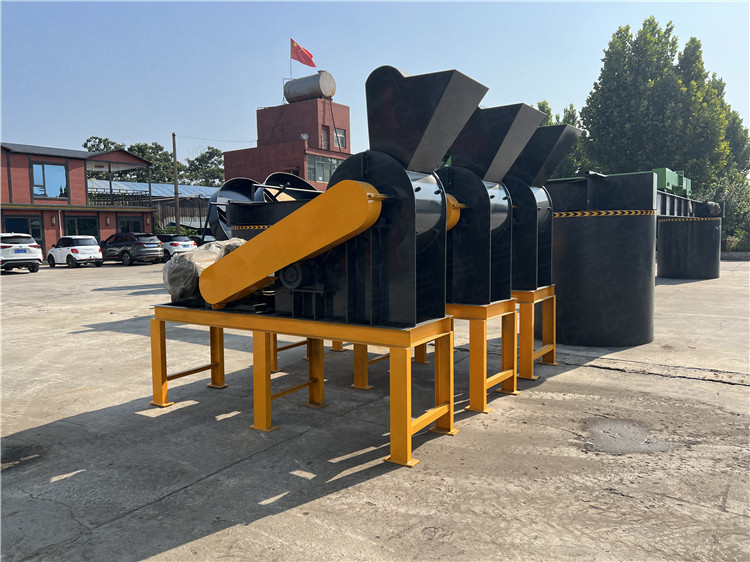 新型颗粒加工设备 复混肥发酵物破碎机 羊粪有机肥生产线双级粉碎机成套设备