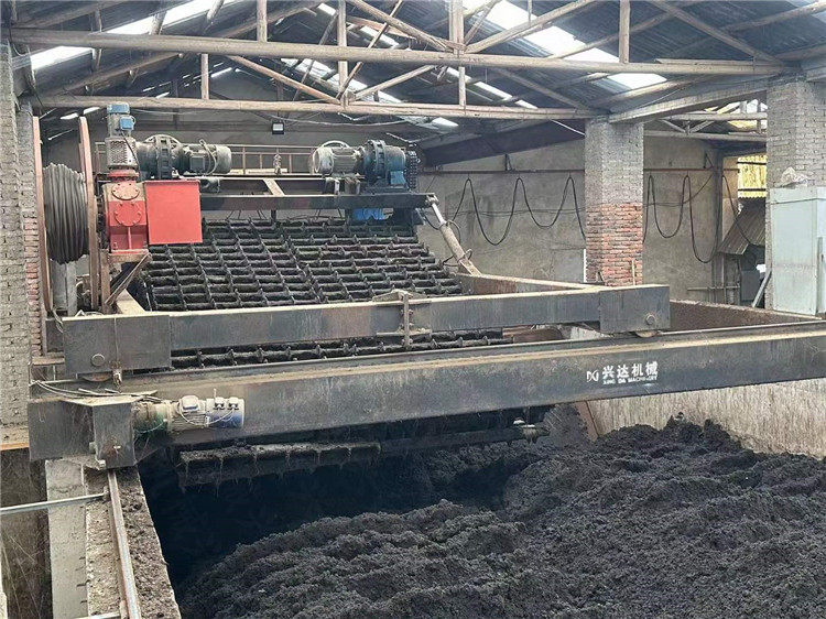 生物有机肥链板翻堆机 羊粪深槽发酵翻抛机 大跨度牛粪多槽堆肥机