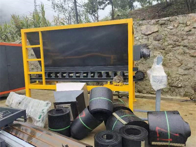 湖北房县客户年产1万吨粉剂有机肥生产线安装现场