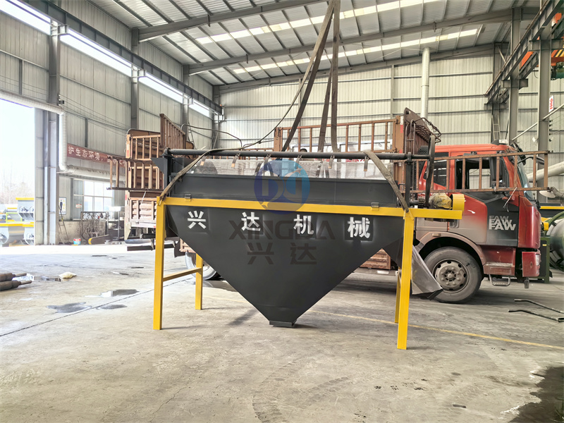  客户1003型有机肥生产线筛分设备装车发货