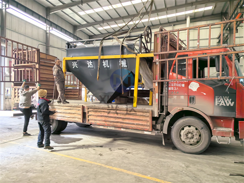 1003型有机肥滚筒筛分机发货现场