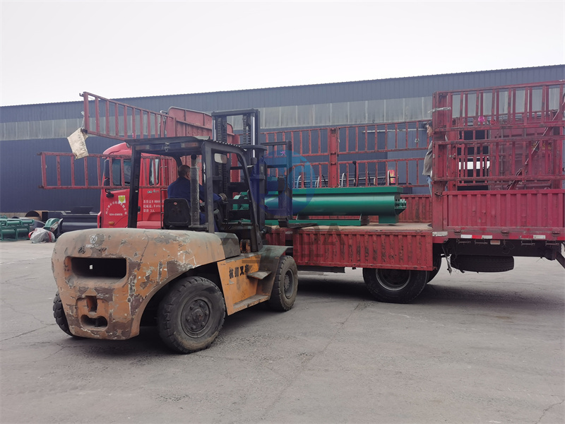 1.0米搅拌设备双轴搅拌机装车发货