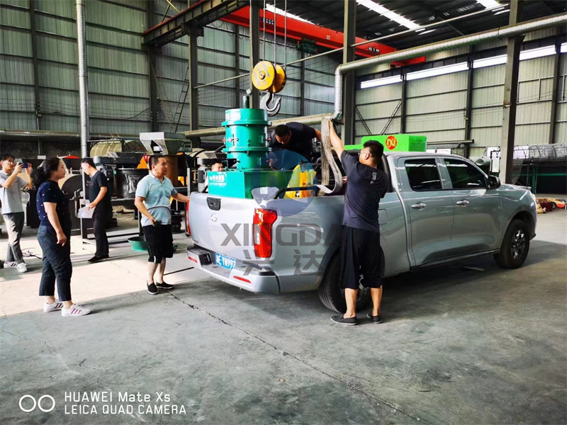 端午假期附近客户来厂考察后直接定购一台免烘干造粒设备