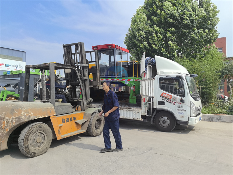 装车发货有人无人两用有机肥翻抛设备履带翻抛机