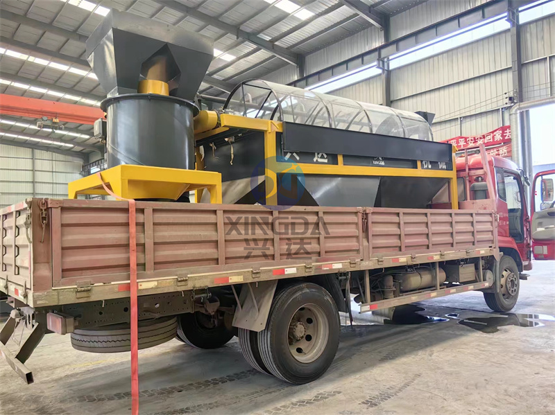 80式立式粉碎机与1.2米筛分设备同时发货