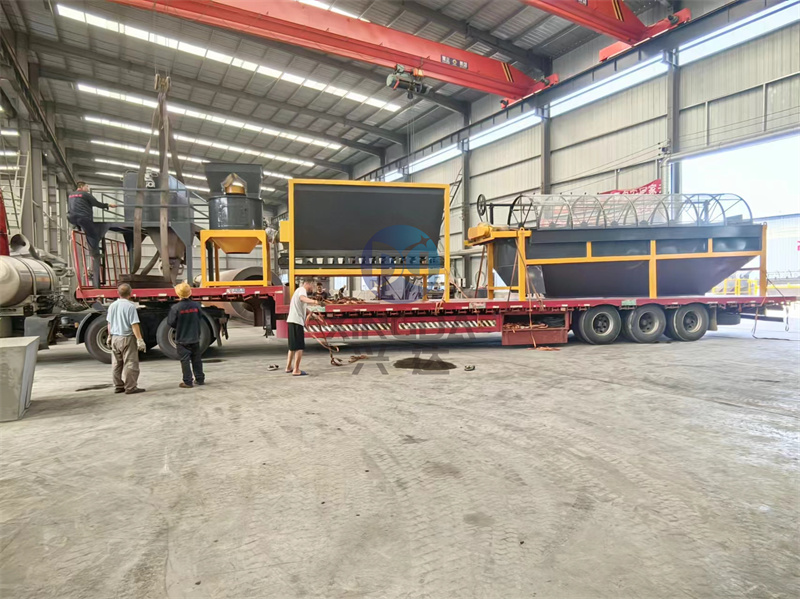 重庆客户粉剂有机肥生产线设备分开装车发货