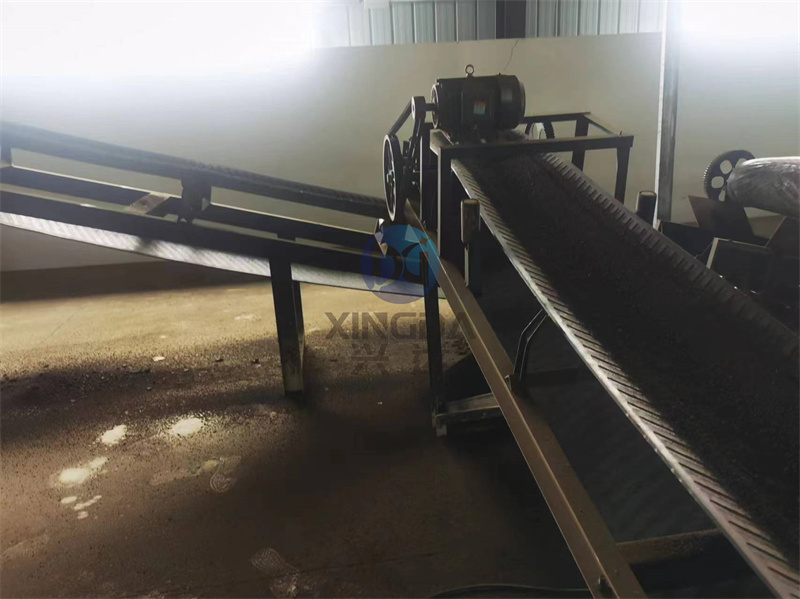 颗粒有机肥生产线必要设备皮带输送机的设备特点