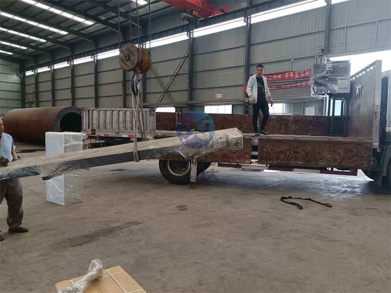 有机肥自动定量包装机在加工现场