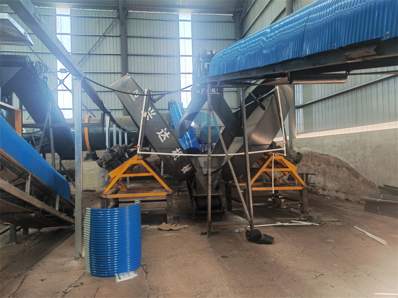 太原年产10万吨免烘干生产线设备正在安装中