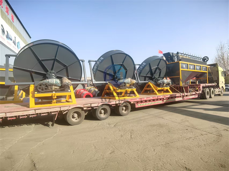 连发3台：有机肥设备圆盘造粒机已经制作完成正在装车准备出发