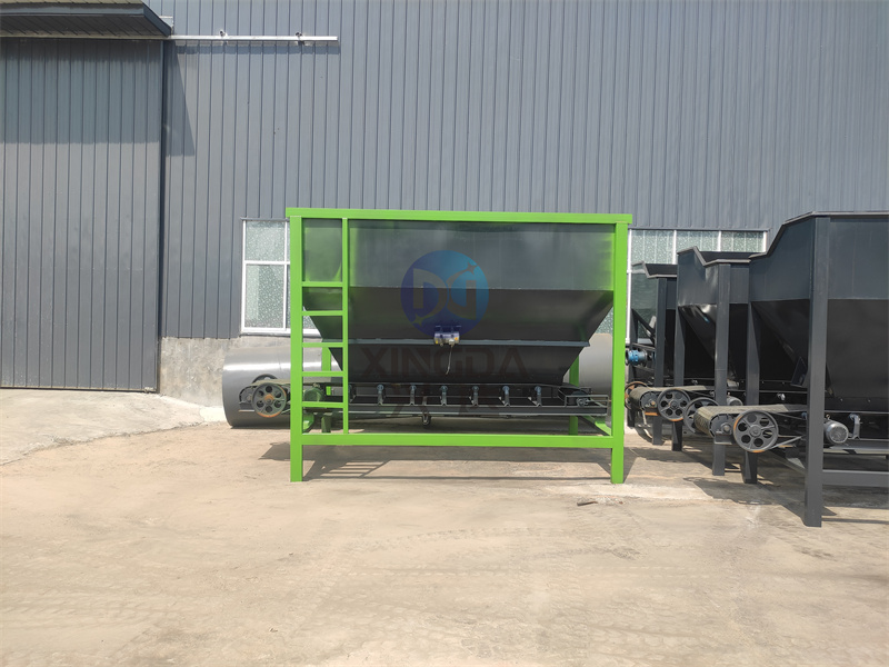 1.5有机肥设备铲车料仓维护与保养