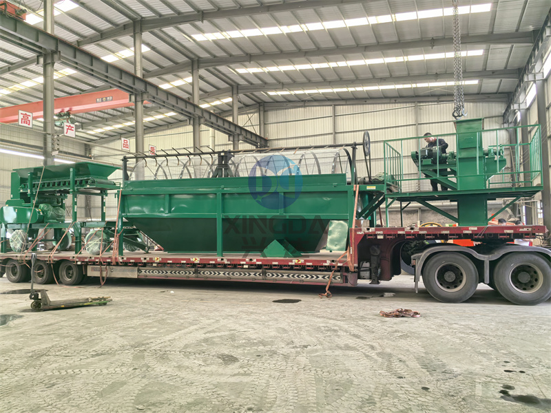 重庆第二车：完成装车的年产2万吨的粉剂有机肥生产线设备出厂发货