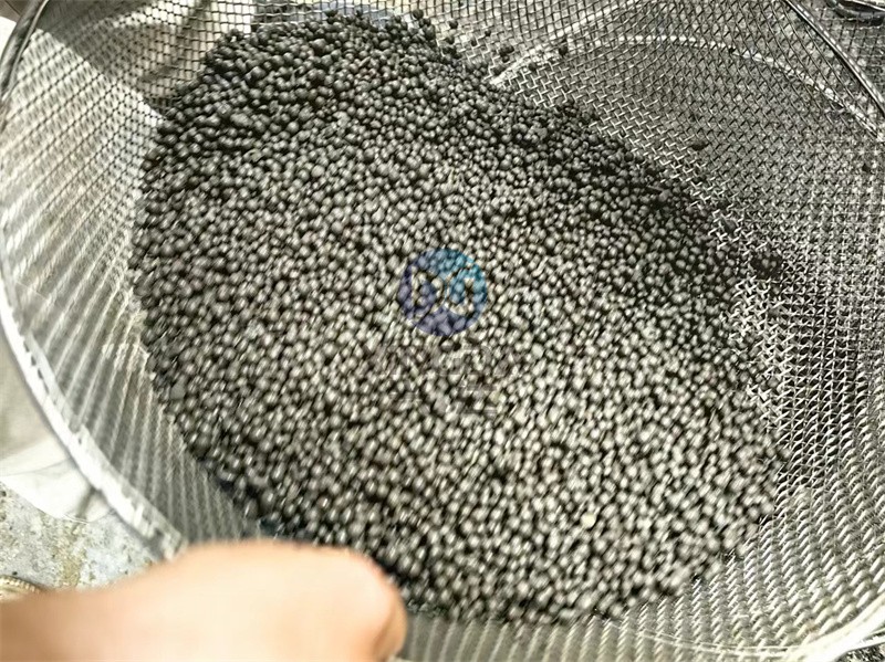 有机肥料是如何对成品进行定型的？颗粒肥，粉状肥？