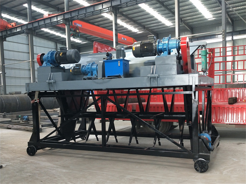 液压槽式翻堆机在使用中应注意几点要求