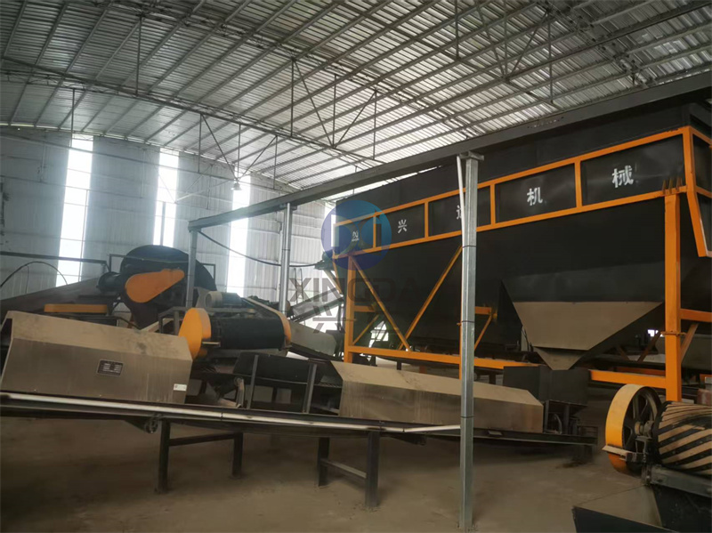 30立方有机肥发酵罐正在公司技术人员的指导下进行安全有序的安装