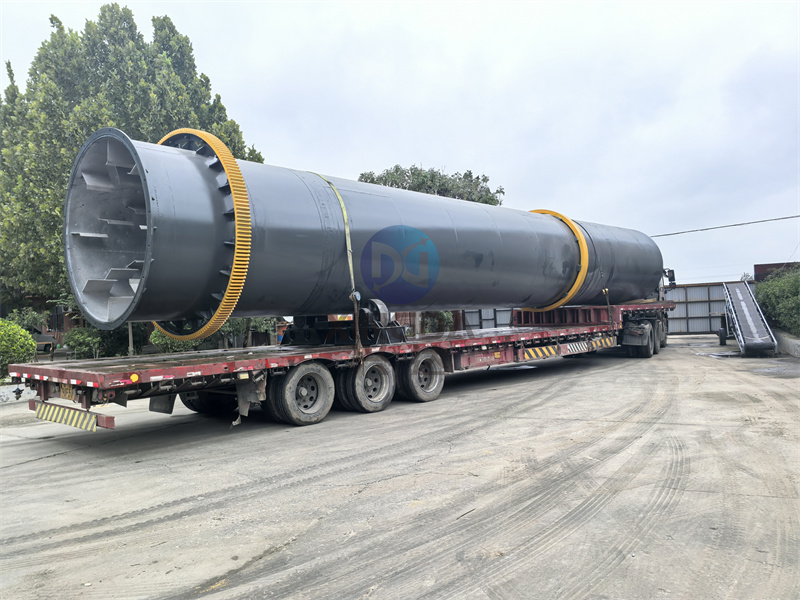 为泰安制作的第二车有机肥回转式有机肥烘干设备正在装车中