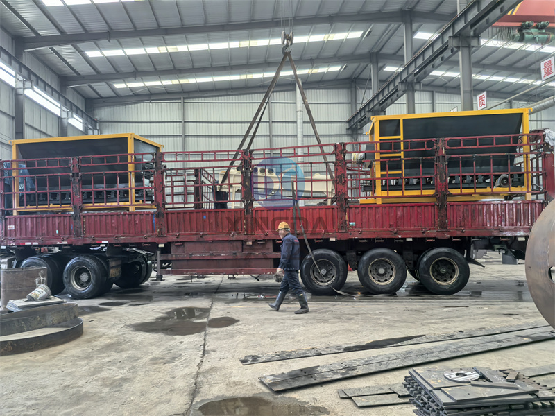 有机肥生产线铲车料仓设备发货现场