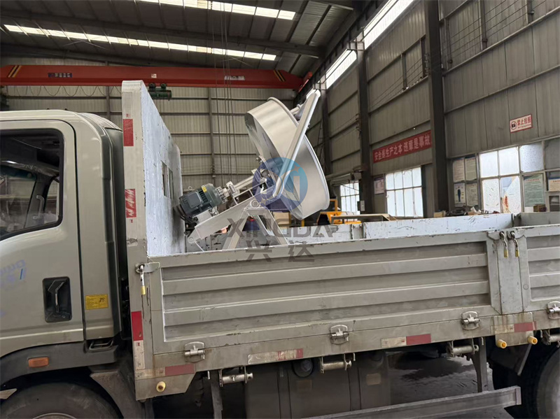 不锈钢圆盘造粒设备出口现场