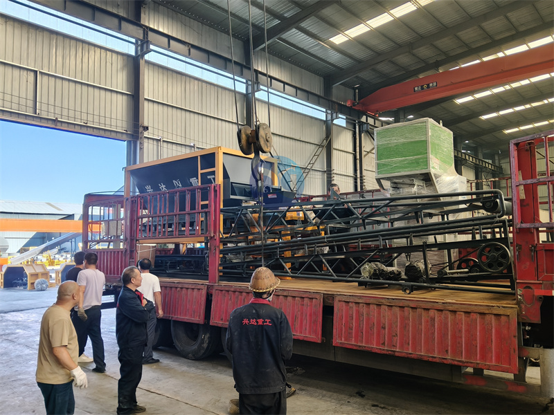 年产1万吨粉剂有机肥生产线发货现场