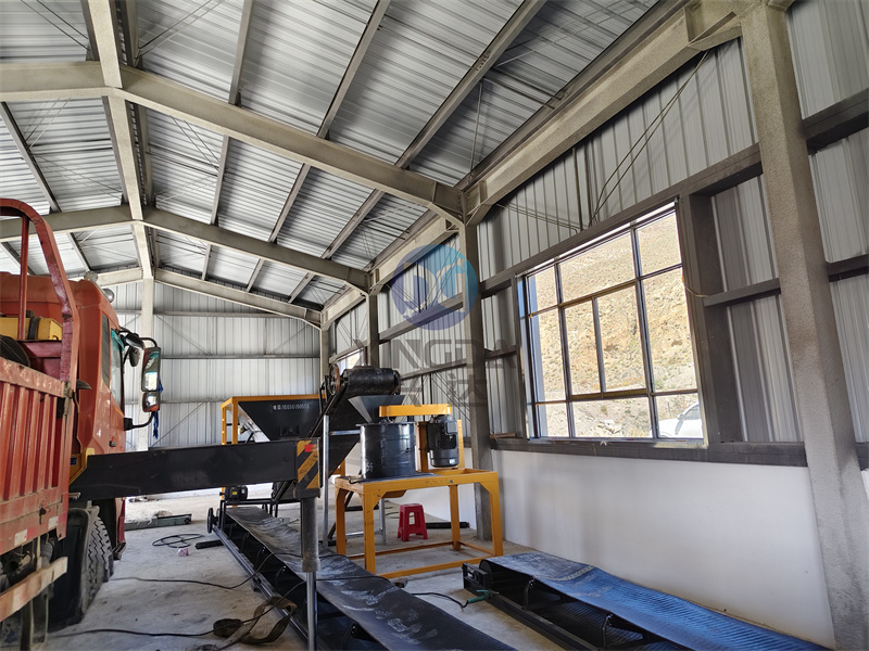 粉剂有机肥生产线设备安装现场