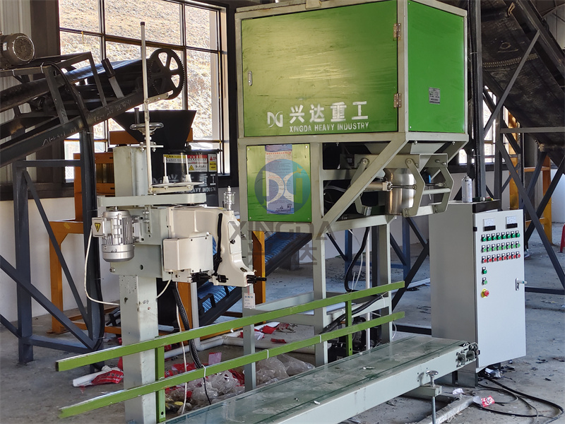 鹤壁安装现场：年产5万吨粉剂有机肥生产线设备正在安装中