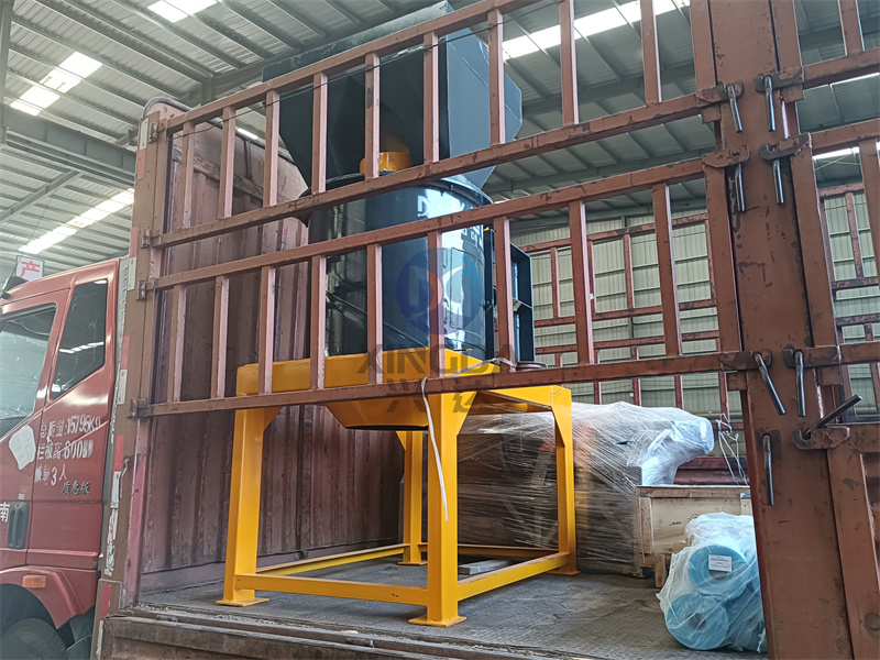 80式有机肥立式粉碎机发货现场