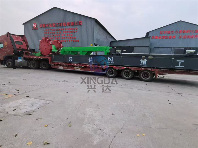 有机肥设备轮盘式翻抛机发货现场