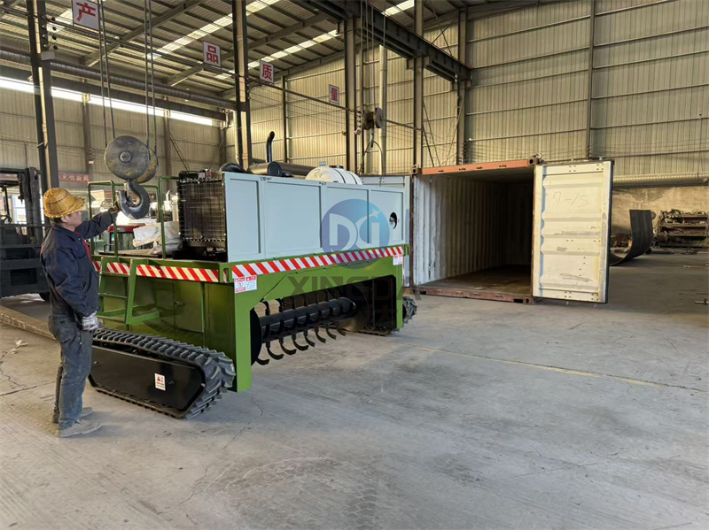 5米宽液压履带覆膜翻抛机已经做好发往海外市的准备