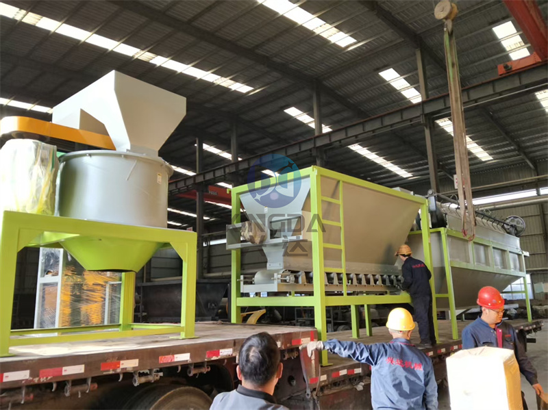 粉碎机，筛分机，包装机发货现场