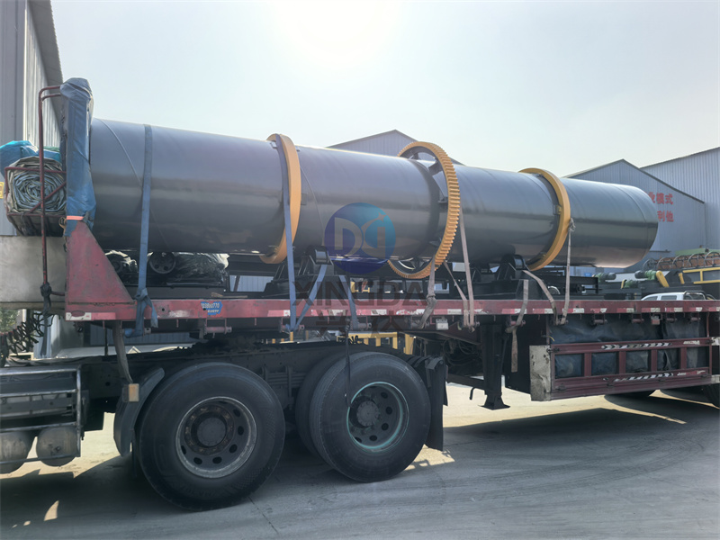 开往南阳的一车有机肥设备，回转式包膜机已完成装车