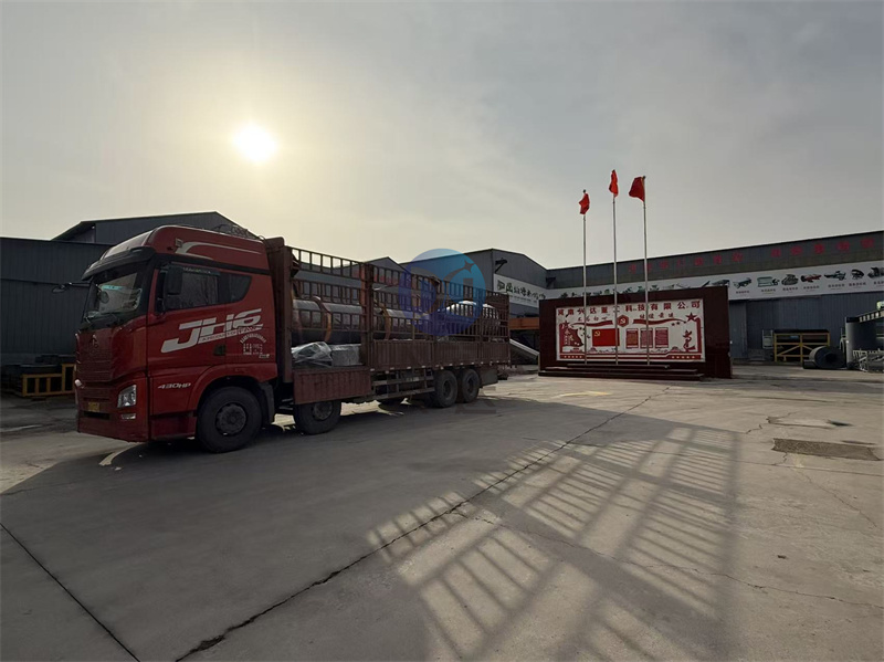 有机肥出口设备滚筒式烘干机发货现场