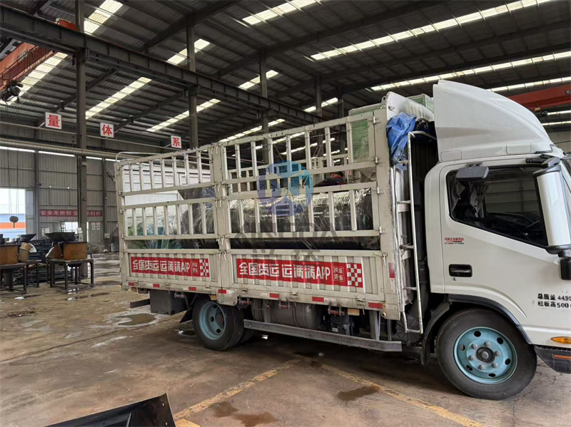 制粒设备搅齿造粒机出口现场