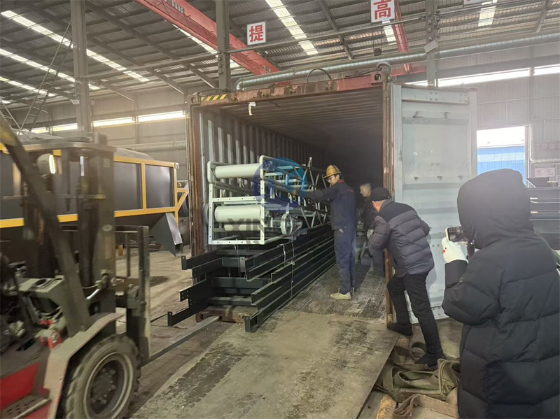 粉状有机肥生产线设备出口发货